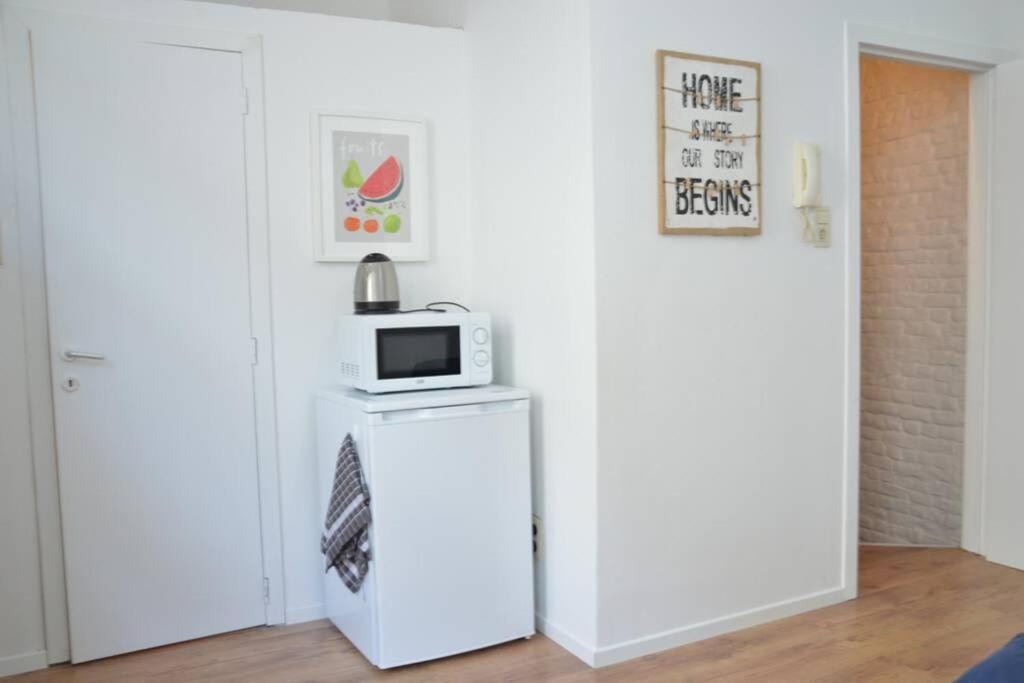 Awesome Studio In Marolles Bruxelas Exterior foto